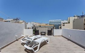 Cosy 1Br Penthouse With Terrace, Great Location